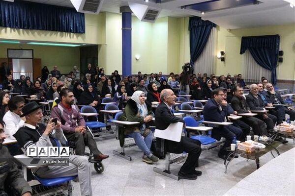 تجلیل از مادران و همسران توان یاب موفق