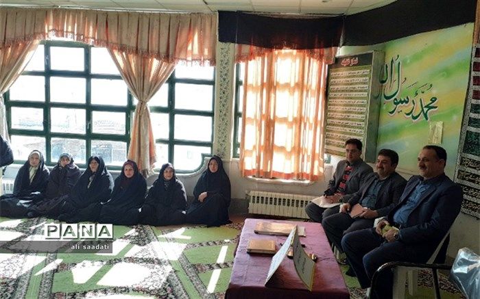 خودباوری ، تلاش و امید‌ به‌ آینده  سه مقوله مهم  که برای موفقیت باید سرلوحه کار قرار گیرد