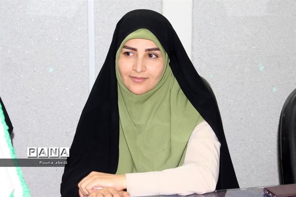 تکریم همکاران زن سازمان دانش‌آموزی استان بوشهر