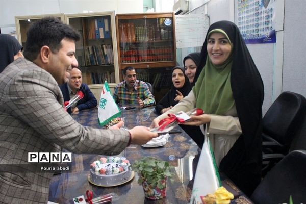 تکریم همکاران زن سازمان دانش‌آموزی استان بوشهر