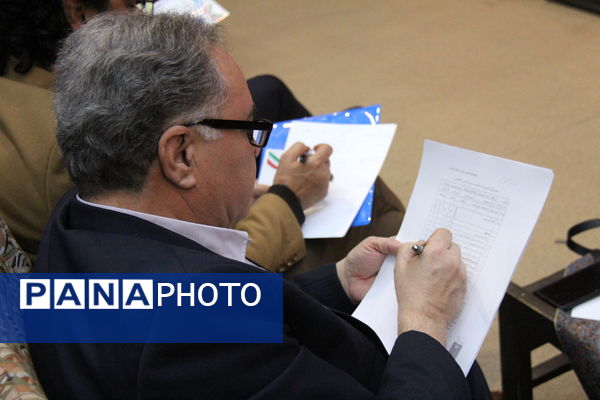 جشنواره هنرهای آوایی دانش‌آموزی یزد