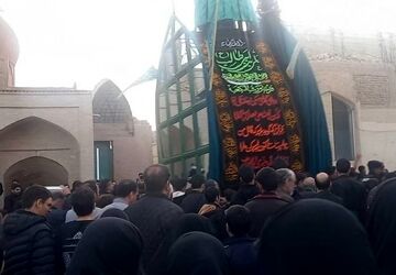 مراسم نخل برداری به مناسبت شهادت امیرالمومنین علی (ع) در زارچ