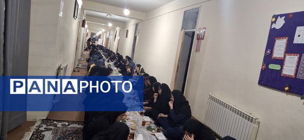 برپایی سفره افطاری در خوابگاه فضیلت فاروج