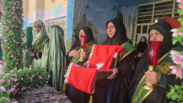 آیین افتتاح طرح مصباح الهدی با عطر پرچم حسینی در دبستان هدی