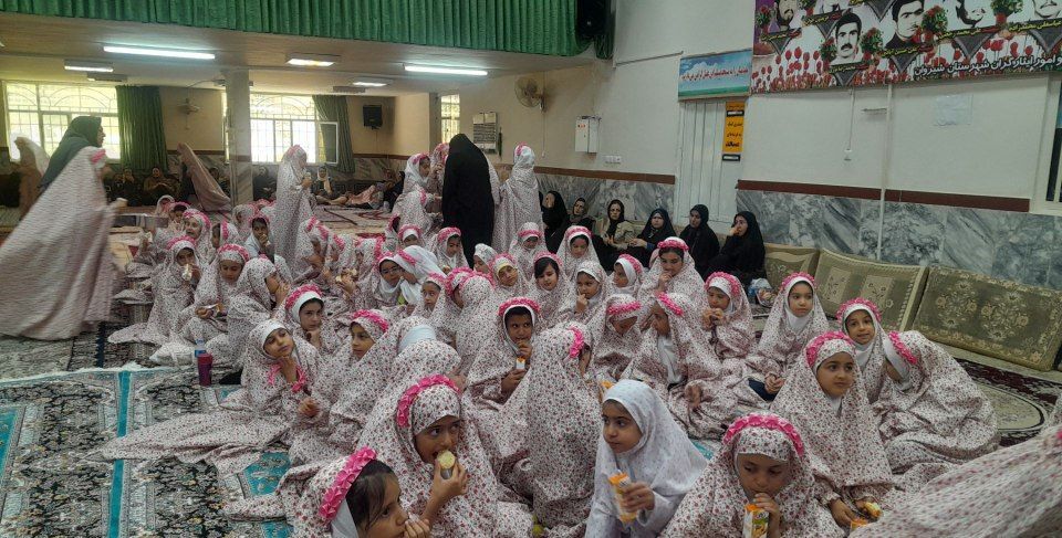جشن تکلیف دانش آموزان دبستان هیأت امنایی ضحی یک