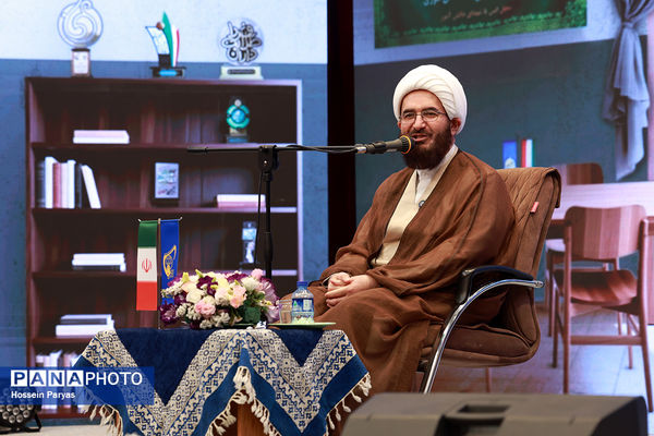 افتتاحیه پانزدهمین کنگره اتحادیه انجمن‌های اسلامی دانش‌آموزان با محوریت «پیوند دین و دانش»