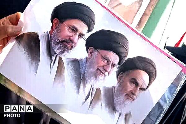 فریاد نسل نو در سوگ رهبر؛ مشقِ وفاداری در قابِ تشییع 