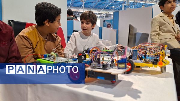 غرفه رباتیک و هوش مصنوعی ناحیه ۶ 