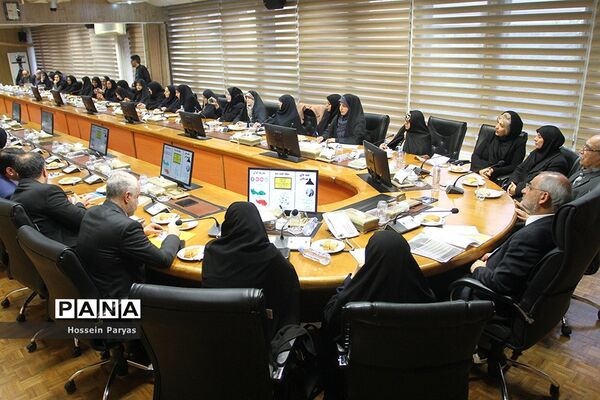 نشست هم اندیشی وزیر آموزش و پرورش با مسئولان شورای بانوان خیر مدرسه‌ساز استان‌های کشور