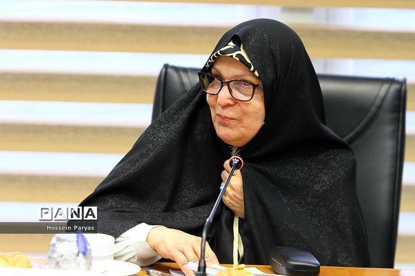 نشست هم اندیشی وزیر آموزش و پرورش با مسئولان شورای بانوان خیر مدرسه‌ساز استان‌های کشور
