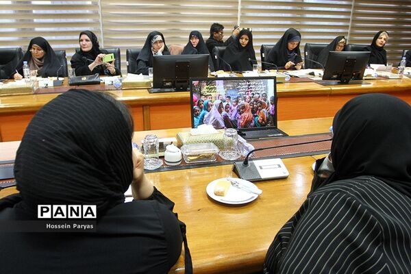 نشست هم اندیشی وزیر آموزش و پرورش با مسئولان شورای بانوان خیر مدرسه‌ساز استان‌های کشور