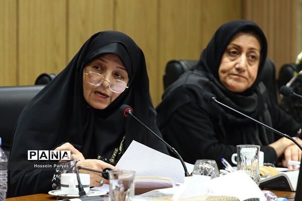 نشست هم اندیشی وزیر آموزش و پرورش با مسئولان شورای بانوان خیر مدرسه‌ساز استان‌های کشور