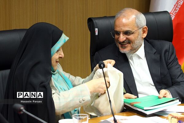 آیین موافقت‌نامه بین وزارت آموزش و پرورش با معاونت ریاست‌جمهوری در امور زنان و خانواده