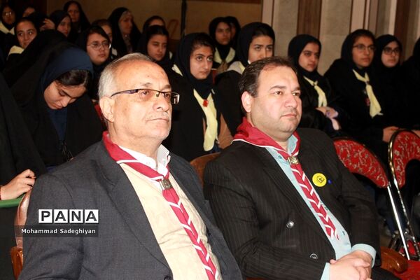 برگزاری همایش پیشتازان درکانون فرهنگی تربیتی آفتاب منطقه19