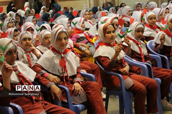 برگزاری همایش پیشتازان درکانون فرهنگی تربیتی آفتاب منطقه19