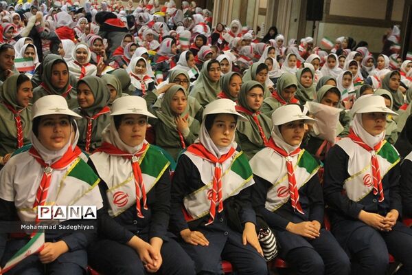 برگزاری همایش پیشتازان درکانون فرهنگی تربیتی آفتاب منطقه19
