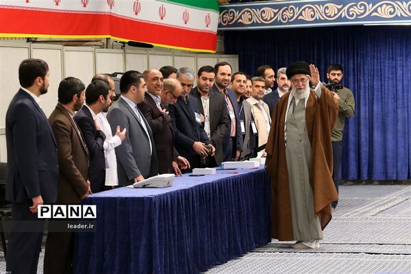 حضور رهبرمعظم انقلاب در یازدهمین دوره انتخابات مجلس شورای اسلامی و میان‌دوره‌ای مجلس خبرگان رهبری