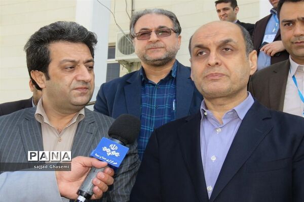 بازدید استاندار گلستان از صندوق های رای شعب استان