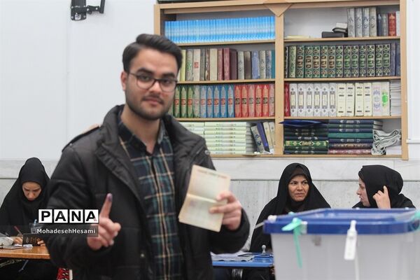 حضور با شکوه مردم شهرستان بیرجند در یازدهمین  انتخابات مجلس