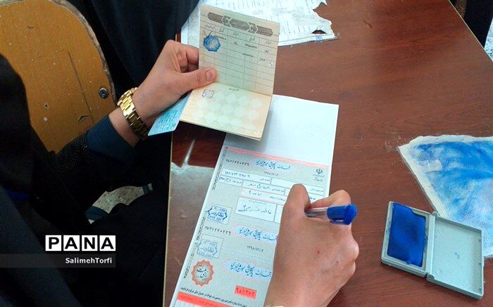 استاندار فارس: منتخبان مردم برای حل مشکلات، تلاش جهادی داشته باشند