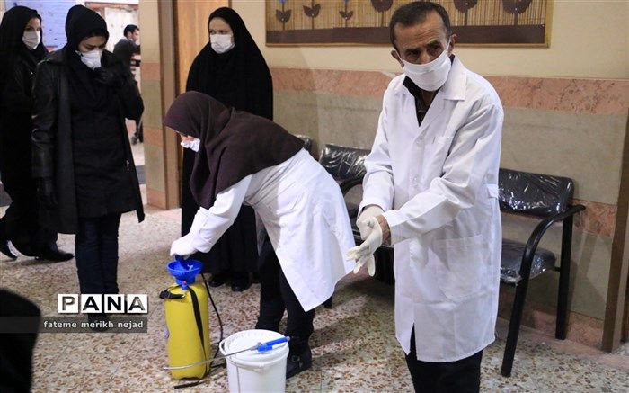 ضدعفونی و پاکسازی مدارس منطقه1 برای مقابله با ویروس کرونا