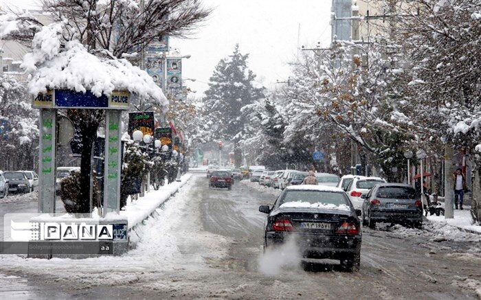 بارش برف و باران در محورهای ۱۴ استان