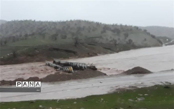 پل "دوآب ویسیان" در لرستان زیر آب رفت