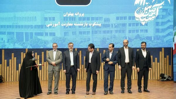 آیینه‌ تلاش کارمندان دانشگاه فردوسی مشهد