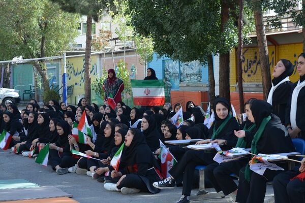 از حرکات رزمی دانش‌آموزان تا طناب‌کشی معلمان، المپیاد ورزشی مدرسه حکمت بهارستان‌دو