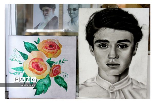 نمایشگاه دست‌سازه‌های مدرسه نمونه بسیج زنجان