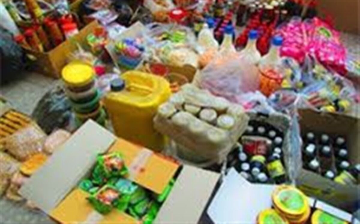 معدوم کردن 20  تن انو اع مواد غذایی تاریخ مصرف گذشته و فاسد در نیشابور