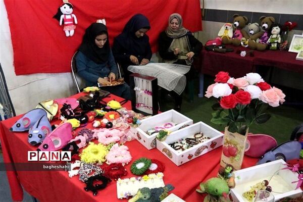 برپائی نمایشگاه توانمندی های اعضای کانون های فرهنگی و تربیتی در یزد