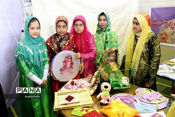 برپائی نمایشگاه توانمندی های اعضای کانون های فرهنگی و تربیتی در یزد