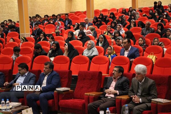 آیین دانش آموزان هنرستان خادمی  به مناسبت روز مادر
