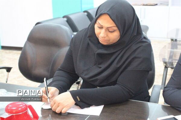 جلسه کارگروه مراکز پیش دبستانی اداره‌کل آموزش و پرورش استان بوشهر