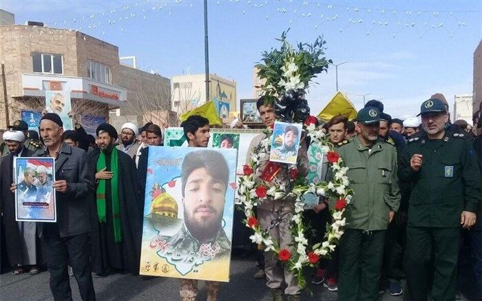تشییع پیکر پاک شهید مدافع حرم «موسوی» در سمنان