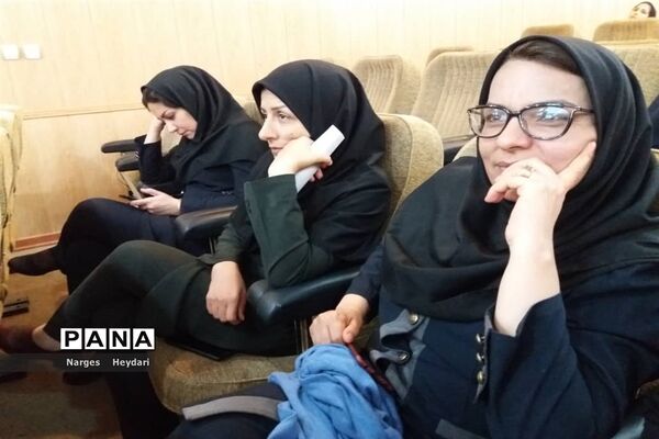 سمینار آموزشی پیشگیری از بیماری کرونا ویروس در شهرستان امیدیه