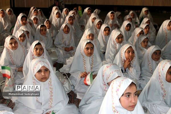 برگزاری جشن  عبادت آموزشگاه های ابتدایی دخترانه در کانون فرهنگی تربیتی آفتاب  منطقه19