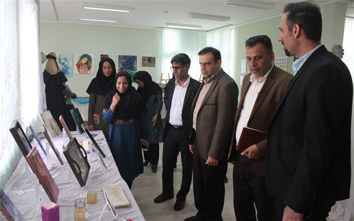 برگزاری نمایشگاه دست ساخته های هنرآموزان و هنرجویان فنی حرفه ای و کاردانش استان