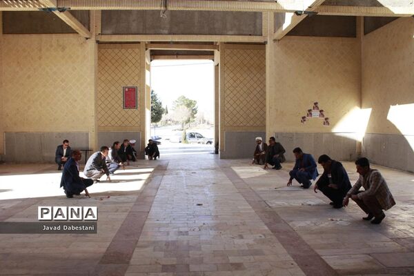 غبارروبی و عطر افشانی گلزار شهدای مروست به مناسبت هفته تربیت اسلامی و امور تربیتی