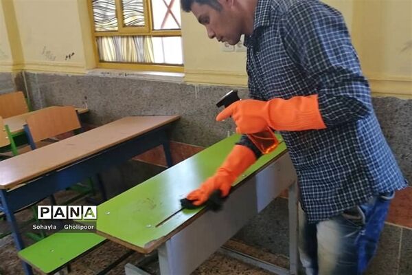 ضدعفونی مدارس شهرستان امیدیه دبیرستان حضرت آمنه (س)