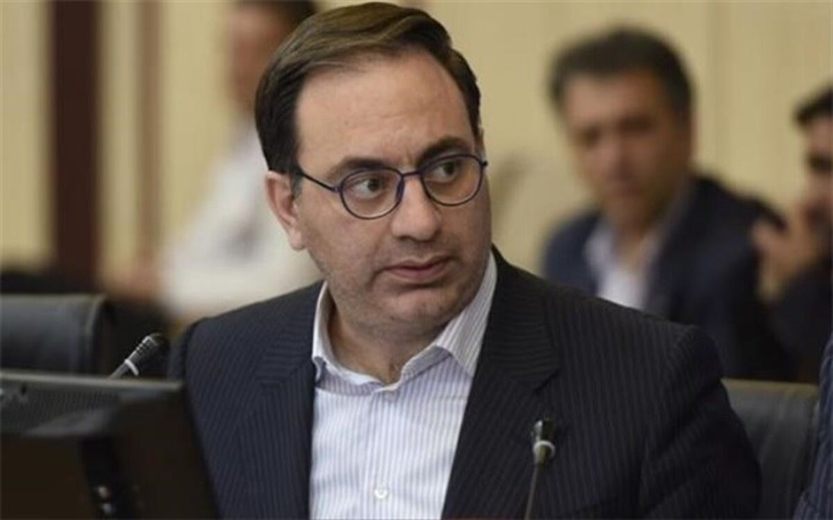 ۳۸ هزار جفت دستکش بیمارستانی از یک آرایشگاه زنانه در البرز کشف شد