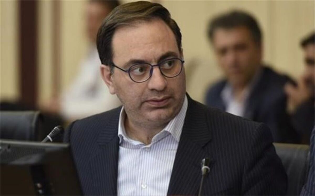 ۳۸ هزار جفت دستکش بیمارستانی از یک آرایشگاه زنانه در البرز کشف شد