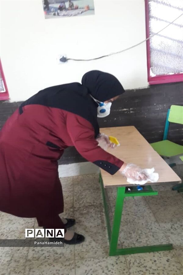 ضدعفونی و گندزدایی مدارس شهرستان حمیدیه
