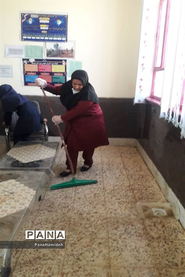 ضدعفونی و گندزدایی مدارس شهرستان حمیدیه