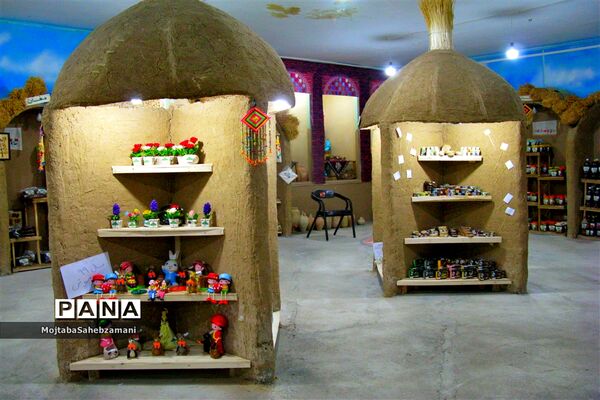 آثار دستی روستاهای برگزیده کاشمر در فروشگاه روستا