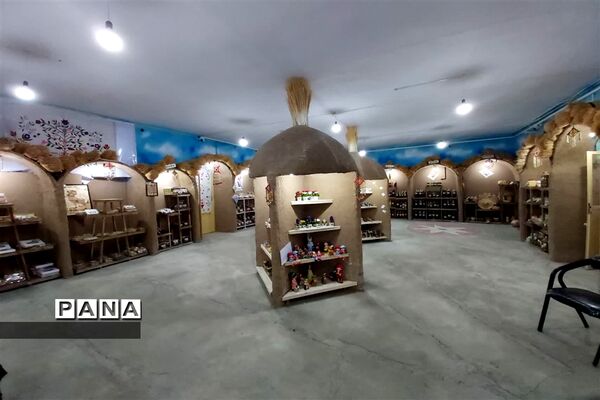 آثار دستی روستاهای برگزیده کاشمر در فروشگاه روستا