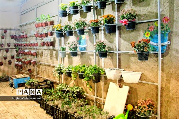 آثار دستی روستاهای برگزیده کاشمر در فروشگاه روستا