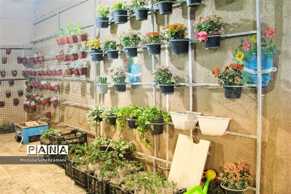 آثار دستی روستاهای برگزیده کاشمر در فروشگاه روستا