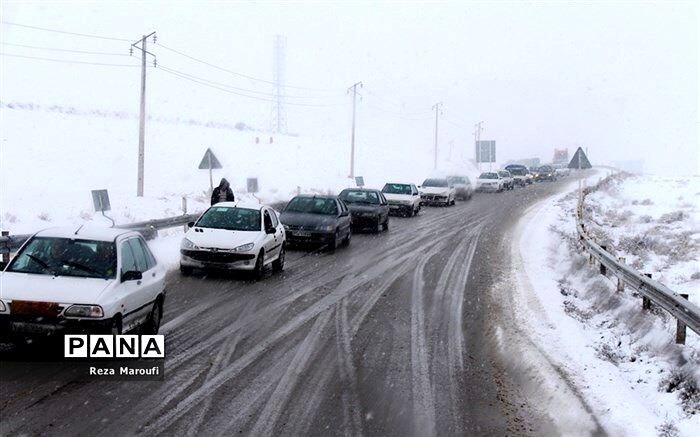 برف و باران در جاده‌های ۷ استان